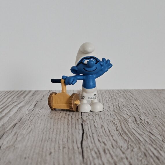 Schleich Figur namens Speedy Schlumpf der Produktwelt Die Schlümpfe. Die Figur hat die offizielle Schleichnummer 20834. Die Figur trägt das Copyrightjahr 2021 und wurde dann von Schleich offiziell lizenziert. Die Schleichfigur wird eingestuft als Regulär.