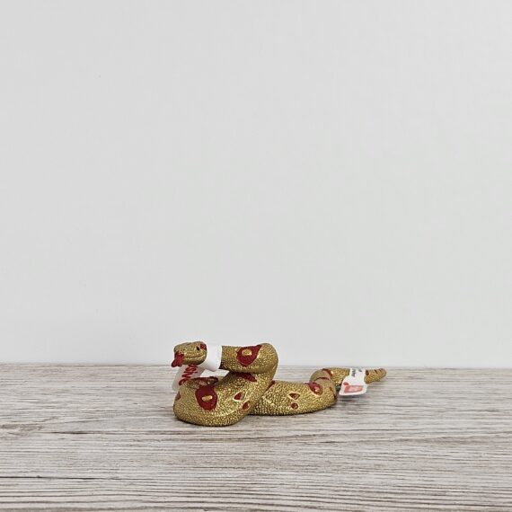 Schleich Figur namens Mondneujahrsschlange der Produktwelt ELDRADOR® Creatures. Die Figur hat die offizielle Schleichnummer 72275. Die Figur trägt das Copyrightjahr 2014 und wurde dann von Schleich offiziell lizenziert. Die Schleichfigur wird eingestuft als Exklusiv.