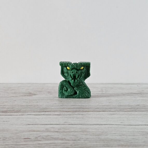 Schleich Figur namens Dschungel 2 der Produktwelt ELDRADOR® Creatures. Die Figur hat die offizielle Schleichnummer 81029. Es gehört zur Themenwelt Mini Creatures. Die Figur gehört zur Serie 2 Ausgabe dieses Themas. Die Figur trägt das Copyrightjahr 2023 und wurde dann von Schleich offiziell lizenziert. Die Schleichfigur wird eingestuft als Regulär.