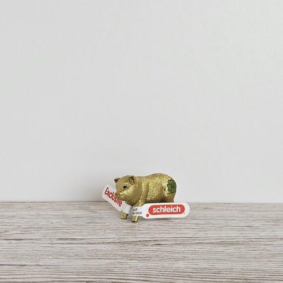Schleich Figur namens Goldenes Glücksschwein der Produktwelt Farm World. Die Figur hat die offizielle Schleichnummer 72232. Die Schleichfigur wird eingestuft als Selten.