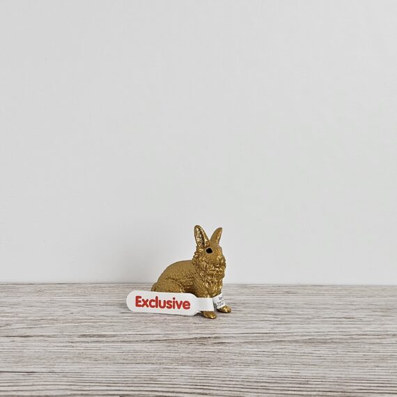 Schleich Figur namens Goldener Hase der Produktwelt Farm World. Die Figur hat die offizielle Schleichnummer 72276. Die Schleichfigur wird eingestuft als Selten.