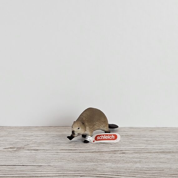 Schleich Figur namens Biber der Produktwelt Sondereditionen. Die Figur hat die offizielle Schleichnummer 14955. Es gehört zur Themenwelt Circular. Die Figur gehört zur Serie 1 Ausgabe dieses Themas. Die Figur trägt das Copyrightjahr 2021 und wurde dann von Schleich offiziell lizenziert. Die Schleichfigur wird eingestuft als Exklusiv.