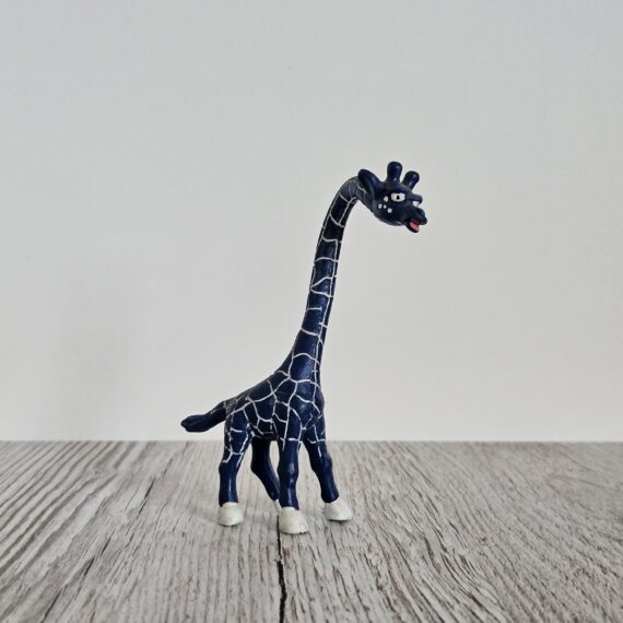 Schleich Figur namens Giraffe Erika - neutral der Produktwelt Sondereditionen. Es gehört zur Themenwelt Supermarkt. Die Schleichfigur wird eingestuft als Regulär.