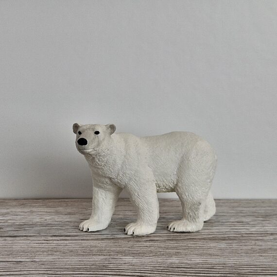 Schleich Figur namens Eisbär der Produktwelt Wild Life. Die Figur hat die offizielle Schleichnummer 14800. Es gehört zur Themenwelt Ice und Ocean. Die Figur trägt das Copyrightjahr 2017 und wurde dann von Schleich offiziell lizenziert. Die Schleichfigur wird eingestuft als Regulär.