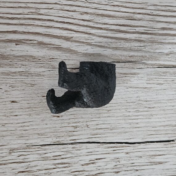 Schleich Figur namens Bär (Hinterteil) der Produktwelt Wild Life. Die Figur hat die offizielle Schleichnummer 81072. Es gehört zur Themenwelt Puzzlemals. Die Figur gehört zur Serie 1 Ausgabe dieses Themas. Die Figur trägt das Copyrightjahr 2022 und wurde dann von Schleich offiziell lizenziert. Die Schleichfigur wird eingestuft als Regulär.